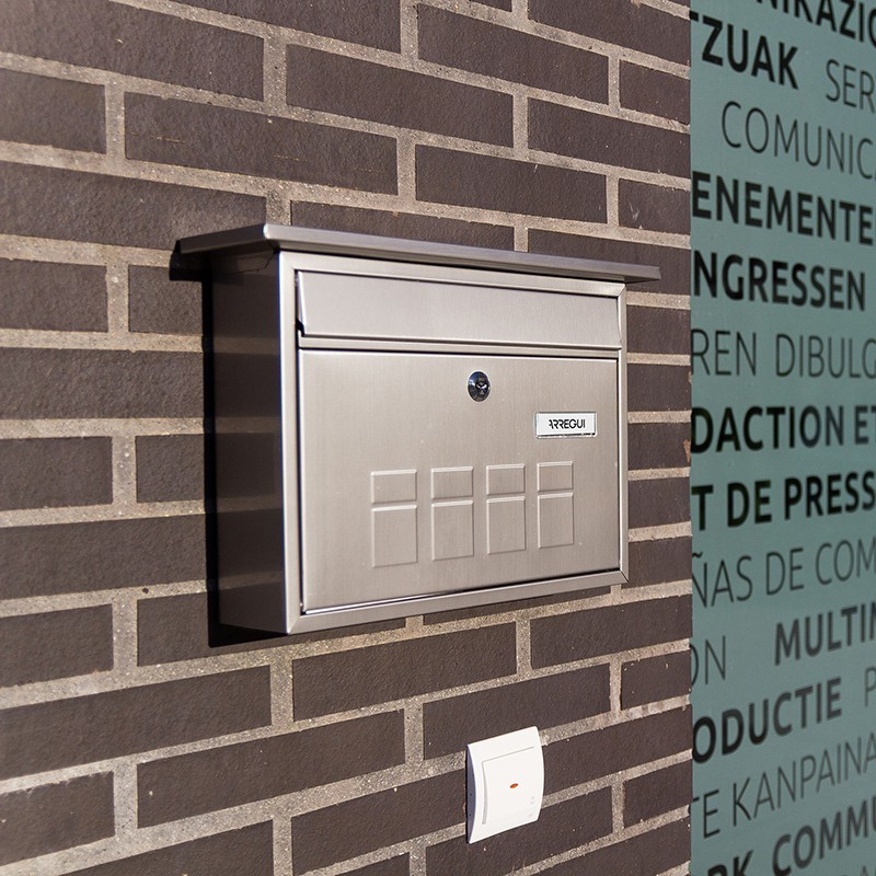 Deco Inox Buzón Exterior Tamaño DIN A4 | ARREGUI