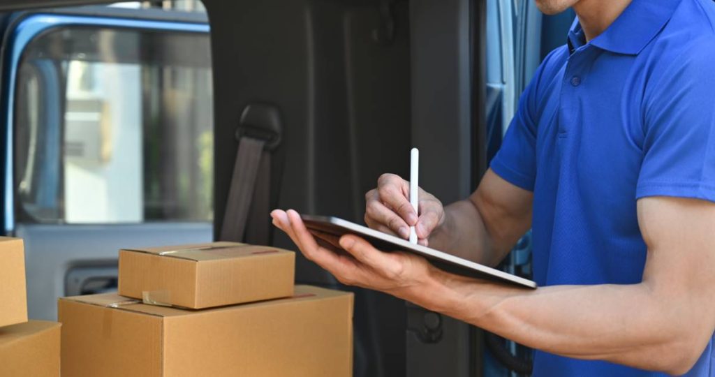 En España, la entrega de paquetes en el trabajo no está regulada